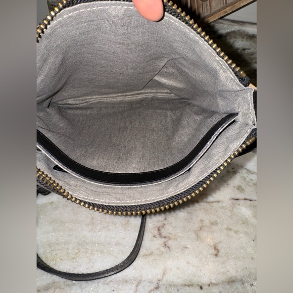 CONVALORE Leopard Everyday Crossbody Bag - Picture 5 of 15